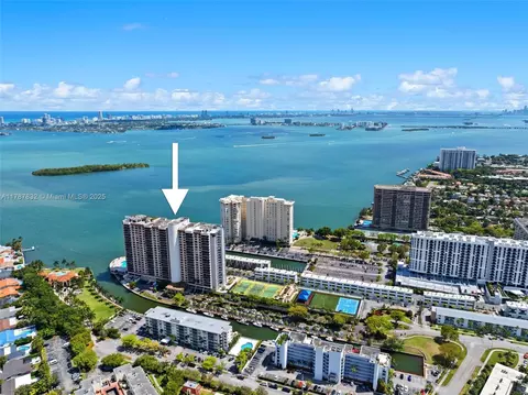1800 NE 114th St #1704, Miami, FL 33181