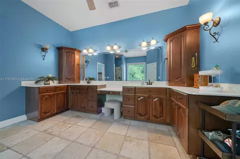 Bath - 4500 SE 17th St, Ocala, FL 34471 photo 2 of 7