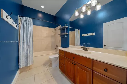 Bath - 4500 SE 17th St, Ocala, FL 34471 photo 4 of 7