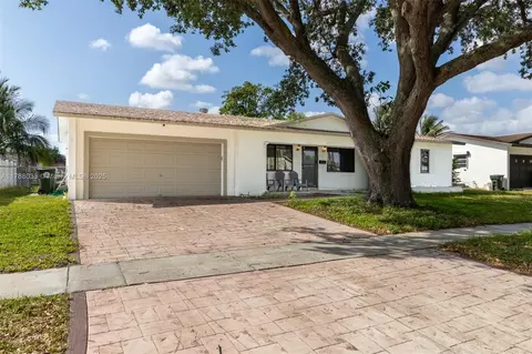 3890 NW 4th Ct, Coconut Creek, FL 33066