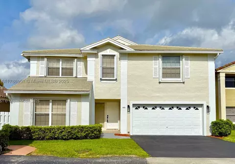 9525 NW 9th Ct, Plantation, FL 33324