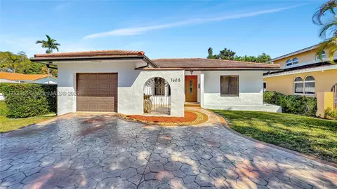 1605 Red Rd, Miami, FL 33155