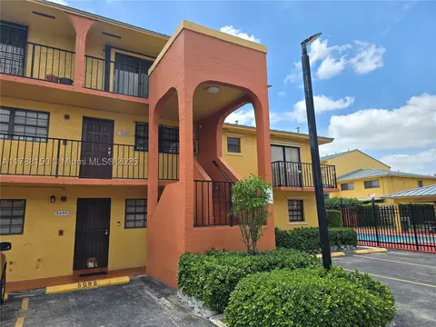 5088 W 12th Ln #D-11, Hialeah, FL 33012