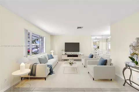 1171 NW 88th Way, Plantation, FL 33322
