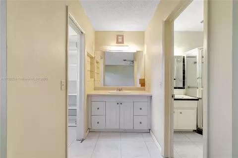 5220 Monroe St, Hollywood, FL 33021 photo 31