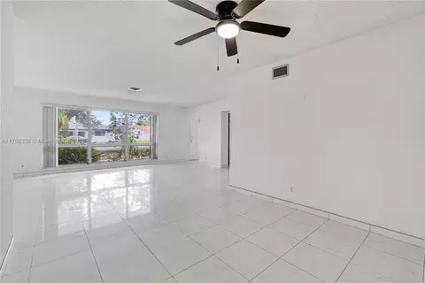 5220 Monroe St, Hollywood, FL 33021 photo 15
