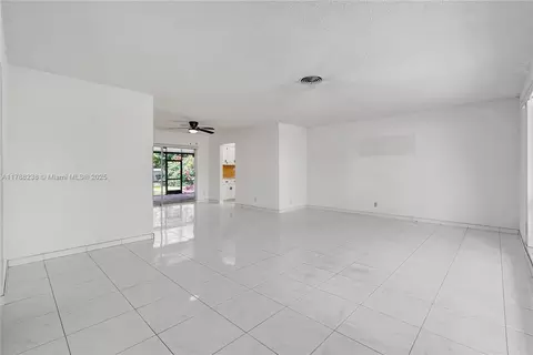 5220 Monroe St, Hollywood, FL 33021 photo 10
