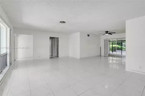 5220 Monroe St, Hollywood, FL 33021 photo 11