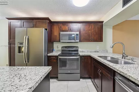 6622 Coral Lake Dr #210, Margate, FL 33063