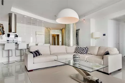 450 Alton Rd #4104, Miami Beach, FL 33139