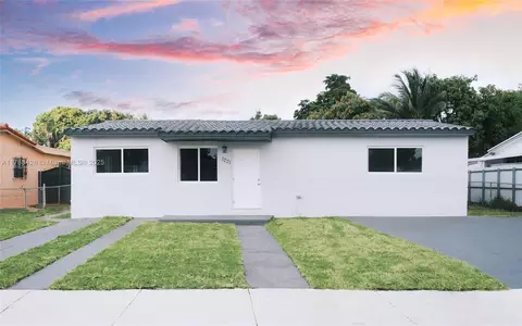1221 W 34 St, Hialeah, FL 33012