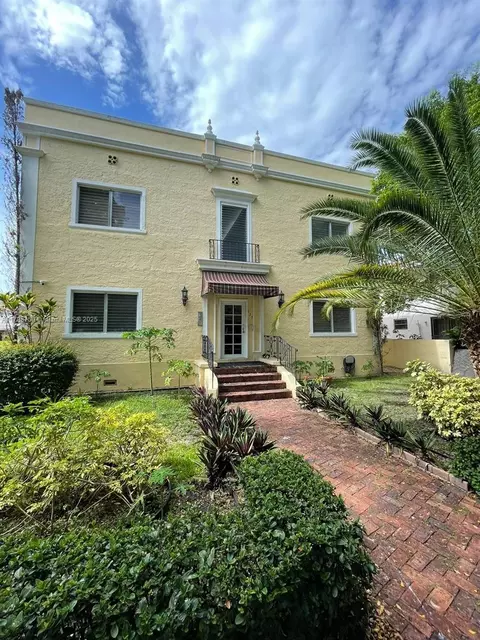 223 Calabria Ave #8, Coral Gables, FL 33134