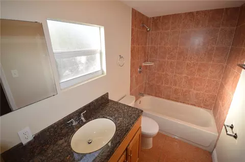 645 NW 6th Ter, Florida City, FL 33034
