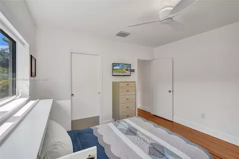 Bedroom - 552 Alminar Ave, Coral Gables, FL 33146 photo 4 of 5