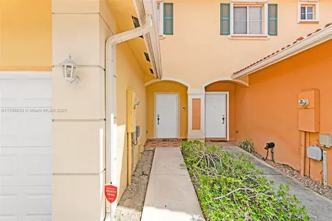 8308 Santa Monica Ave, Tamarac, FL 33321