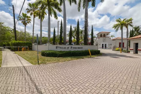 6707 N Kendall Dr #105, Pinecrest, FL 33156