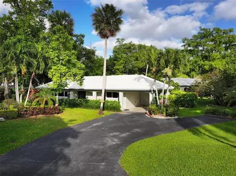 1130 W Cypress Dr #V-16, Pompano Beach, FL 33069