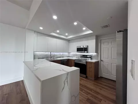 9725 NW 52nd St #515, Doral, FL 33178