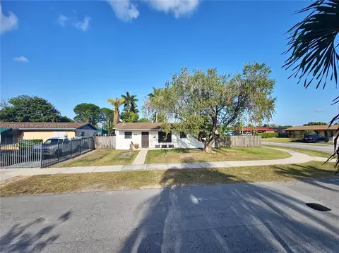 15561 SW 102nd Ct, Miami, FL 33157