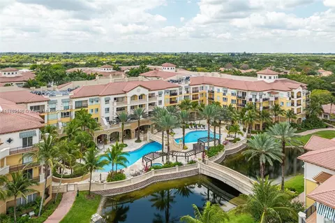 16101 Emerald Estates Dr #342, Weston, FL 33331