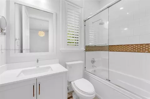 Bath - 1672 Micanopy Ave, Miami, FL 33133 photo 4 of 7