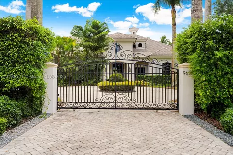 9690 SW 120th St, Miami, FL 33176