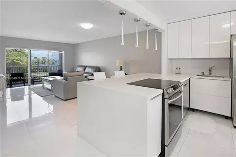 600 NE 2nd St #308, Dania Beach, FL 33004