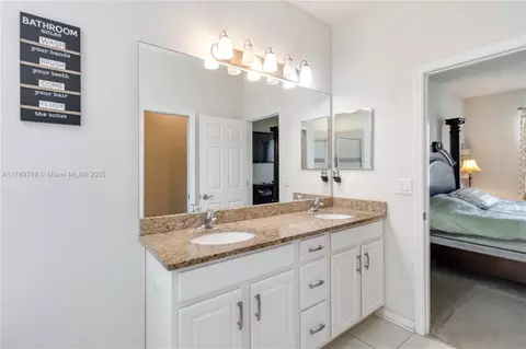 Bath - 10860 79th St E, Parrish, FL 34219 photo 2 of 4