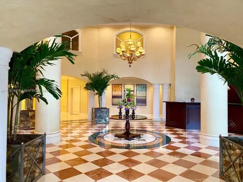 20000 E Country Club Dr #405, Aventura, FL 33180