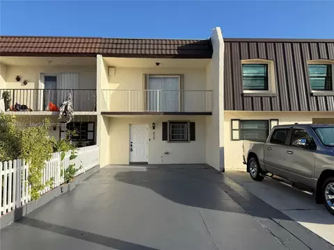 829 W 79th Pl #829, Hialeah, FL 33014