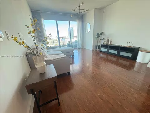 90 SW 3rd St #2010, Miami, FL 33130