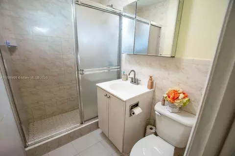 Bath - 891 E 24th St, Hialeah, FL 33013 photo 2 of 4
