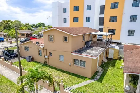 View/Area - 891 E 24th St, Hialeah, FL 33013 photo 3 of 8