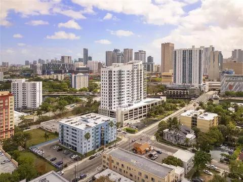 501 SW 1st St #307, Miami, FL 33130