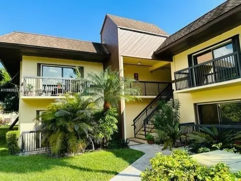 7965 SW 86th St #124, Miami, FL 33143