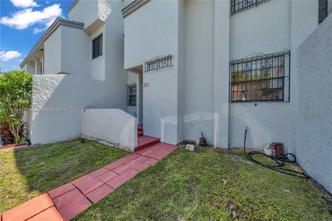 717 NW 105th Pl #C2, Miami, FL 33172