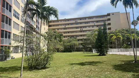 1750 NE 191st St #213-2, Miami, FL 33179