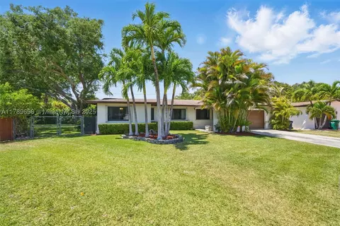 16674 SW 93rd Ct, Palmetto Bay, FL 33157