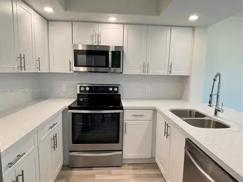 100 SW 130th Ter #303C, Pembroke Pines, FL 33027