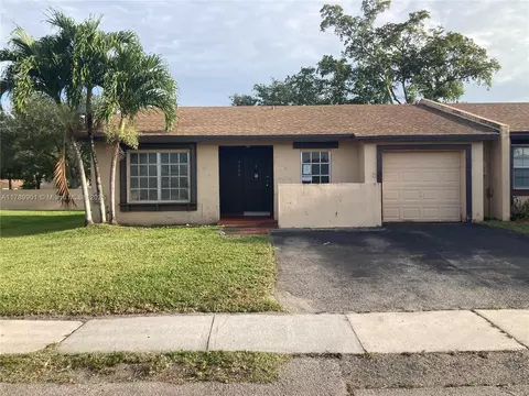 9531 W Heather Ln, Miramar, FL 33025