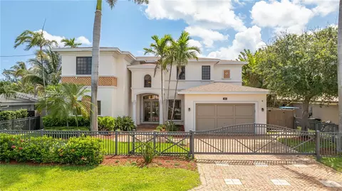 260 NE Wavecrest Ct, Boca Raton, FL 33432