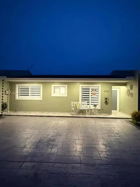 10112 SW 21st Ter, Miami, FL 33165