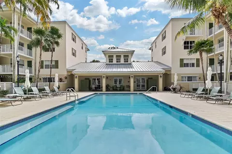 7540 SW 102nd St #208, Pinecrest, FL 33156