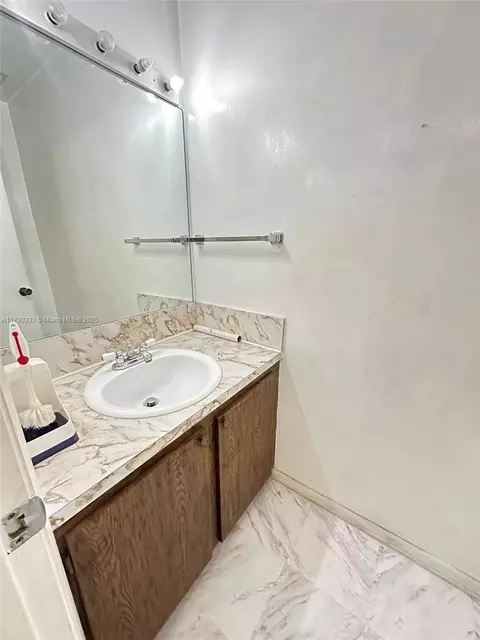 7170 W 3rd Ave, Hialeah, FL 33014 photo 7
