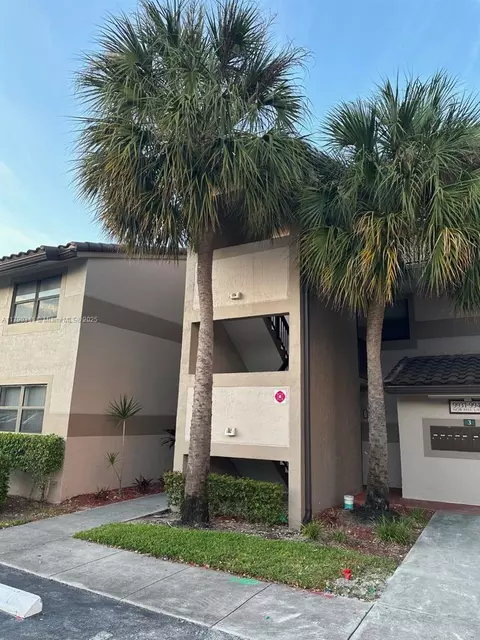 9935 Nob Hill Ln #9935, Sunrise, FL 33351