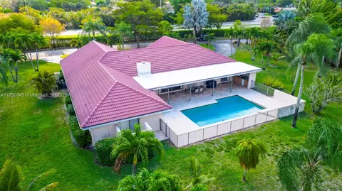 1800 NW 105th Ln, Coral Springs, FL 33071