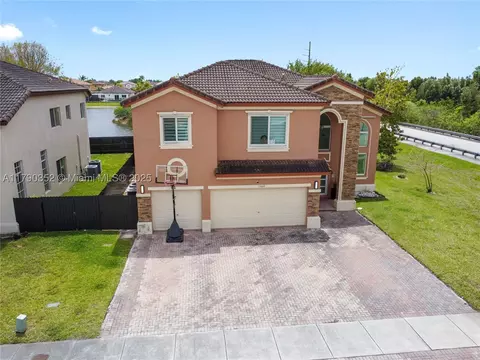 15662 SW 8th Ln, Miami, FL 33194