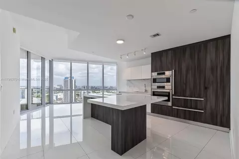 851 NE 1st Ave #1904, Miami, FL 33132