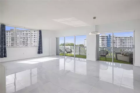 4001 Hillcrest Dr #601, Hollywood, FL 33021
