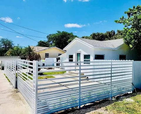 1945 NW 51 St Ter, Miami, FL 33142